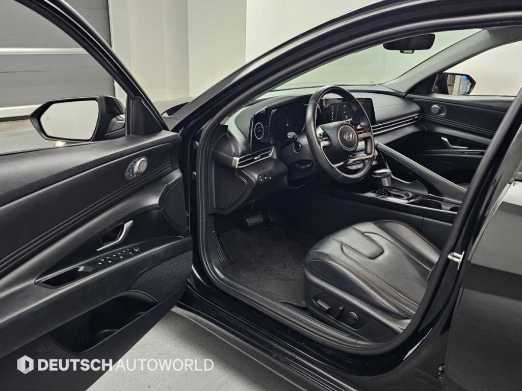 Hyundai AVANTE — photo 11