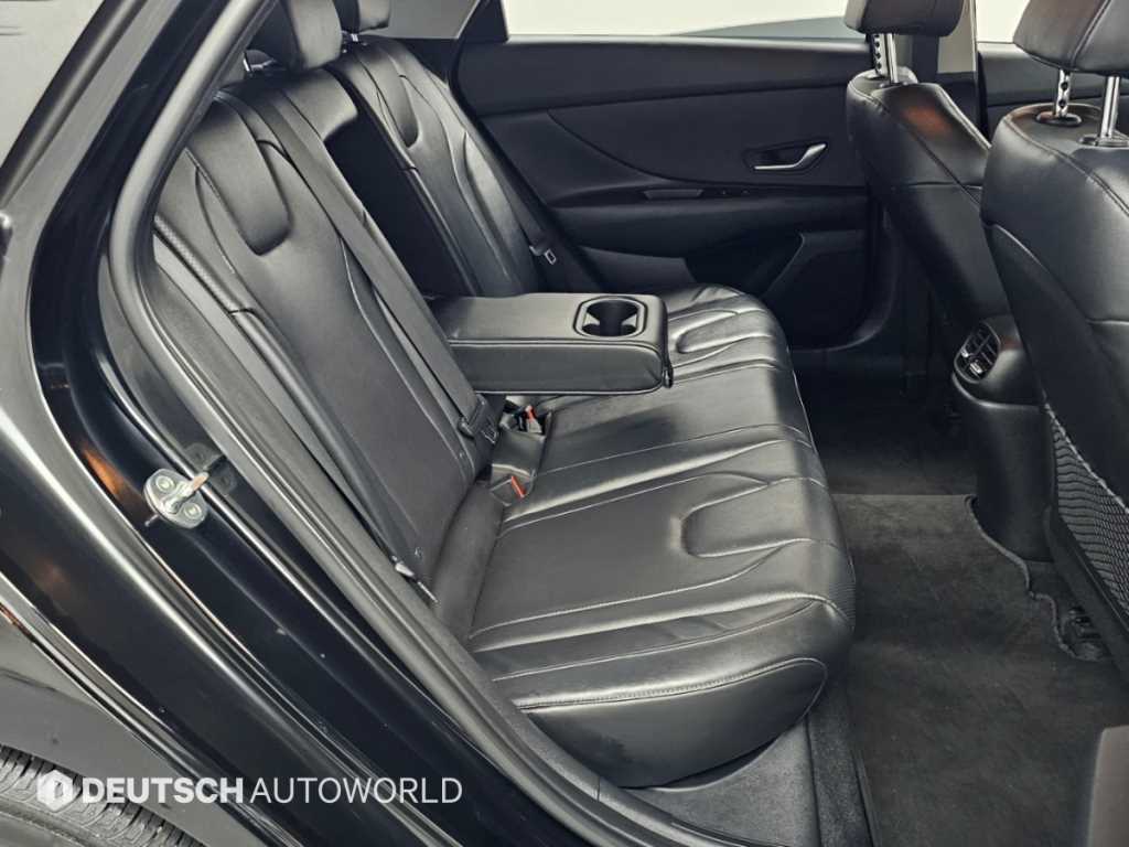 Hyundai AVANTE — photo 12