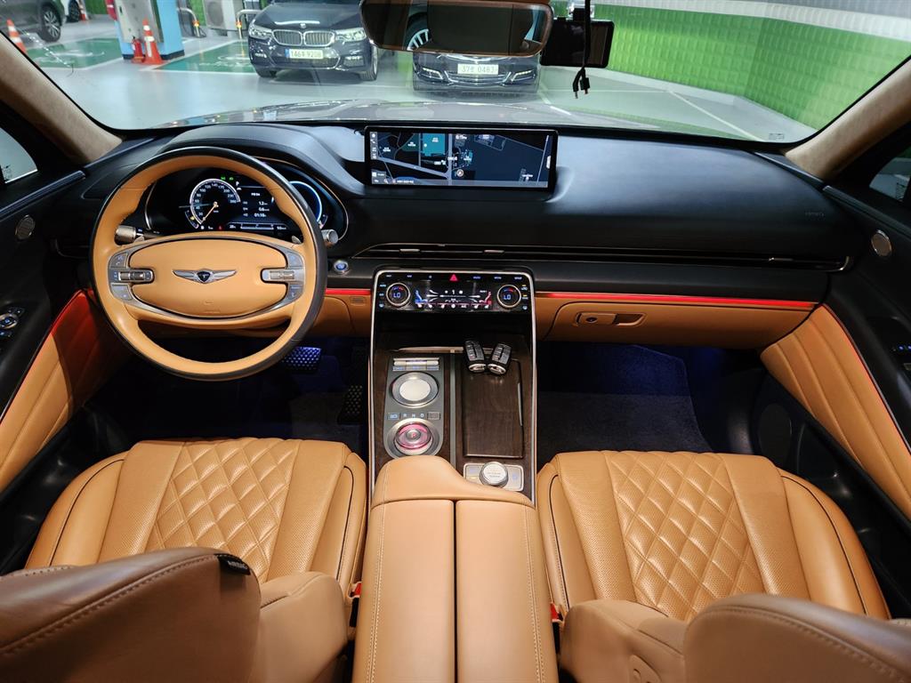 Genesis GV80 — photo 08