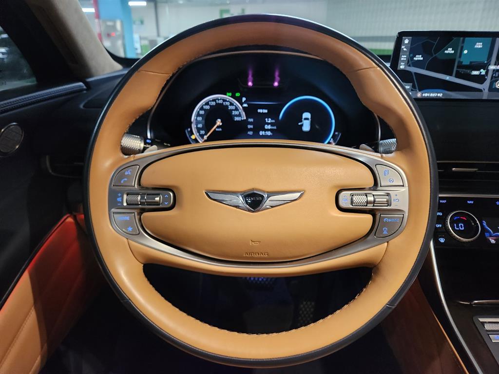 Genesis GV80 — photo 11