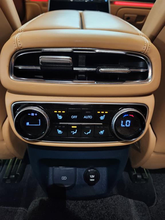 Genesis GV80 — photo 18
