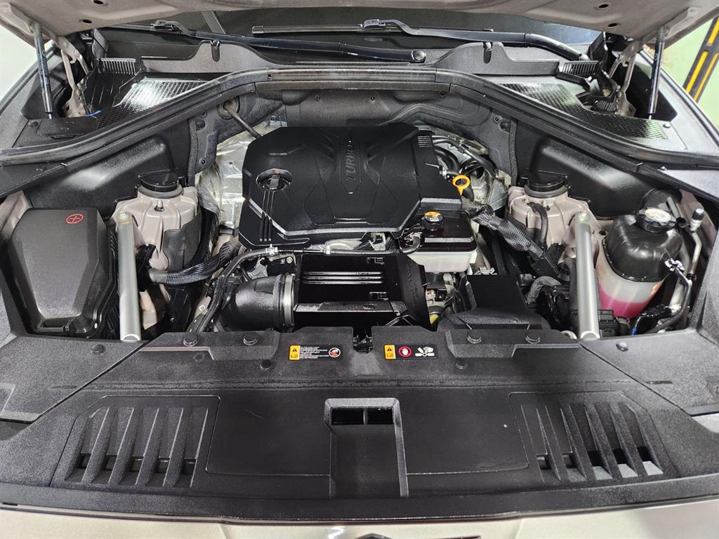Genesis GV80 — photo 20