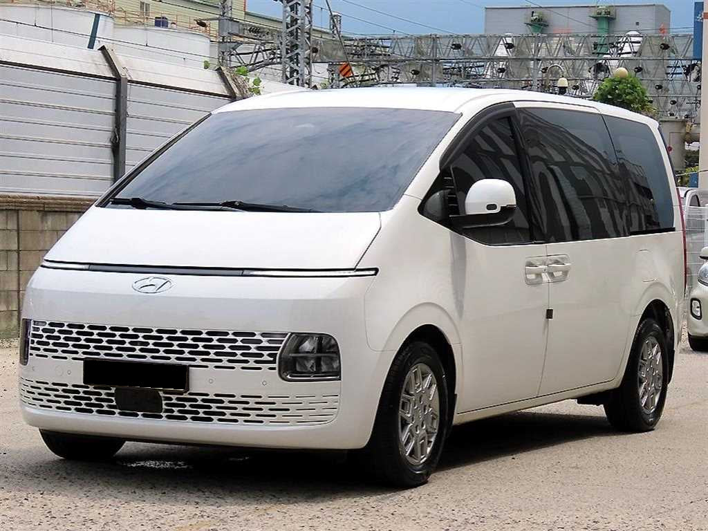 Hyundai Staria — photo 02