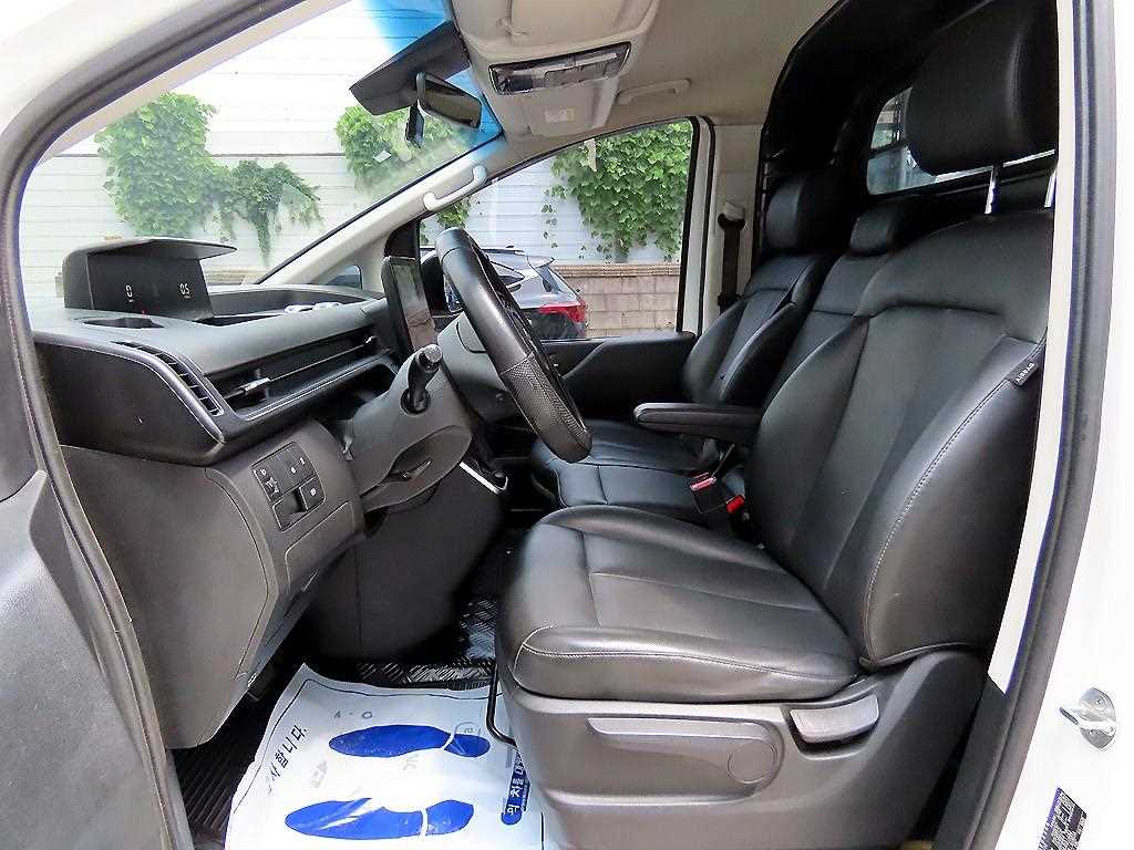 Hyundai Staria — photo 05
