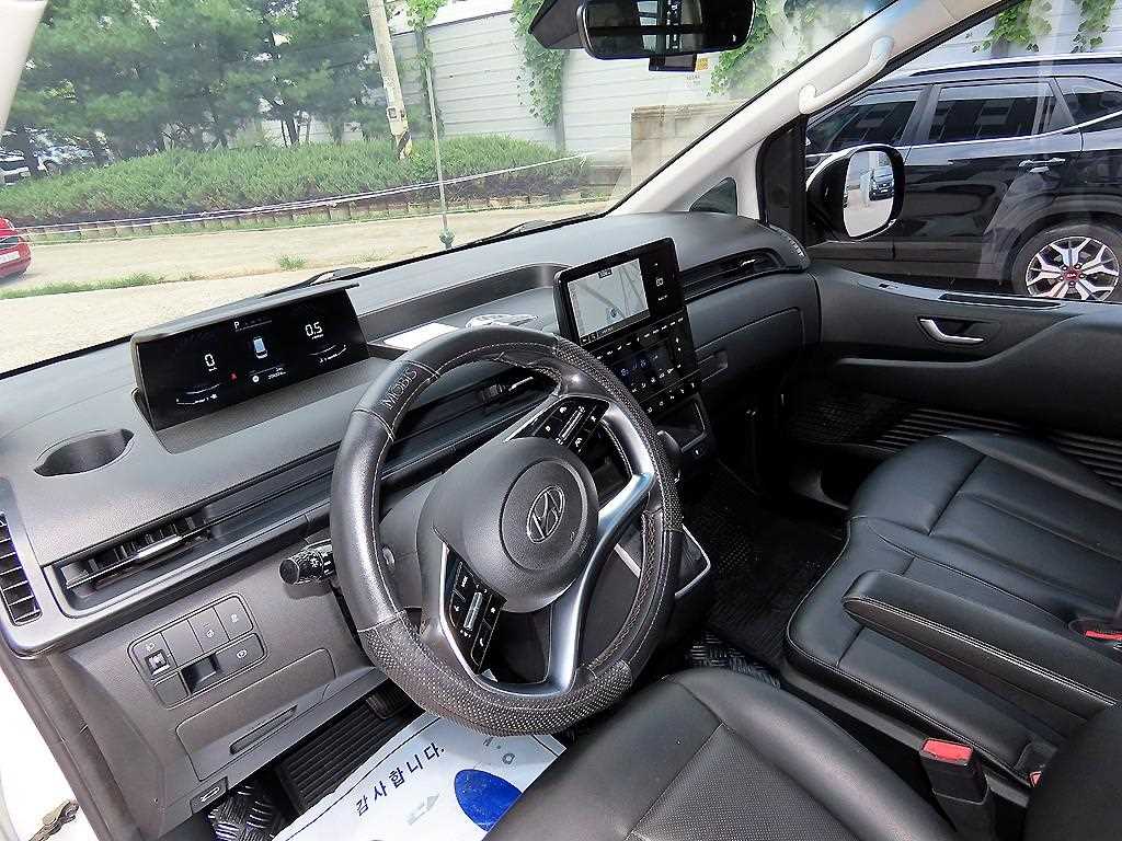 Hyundai Staria — photo 08