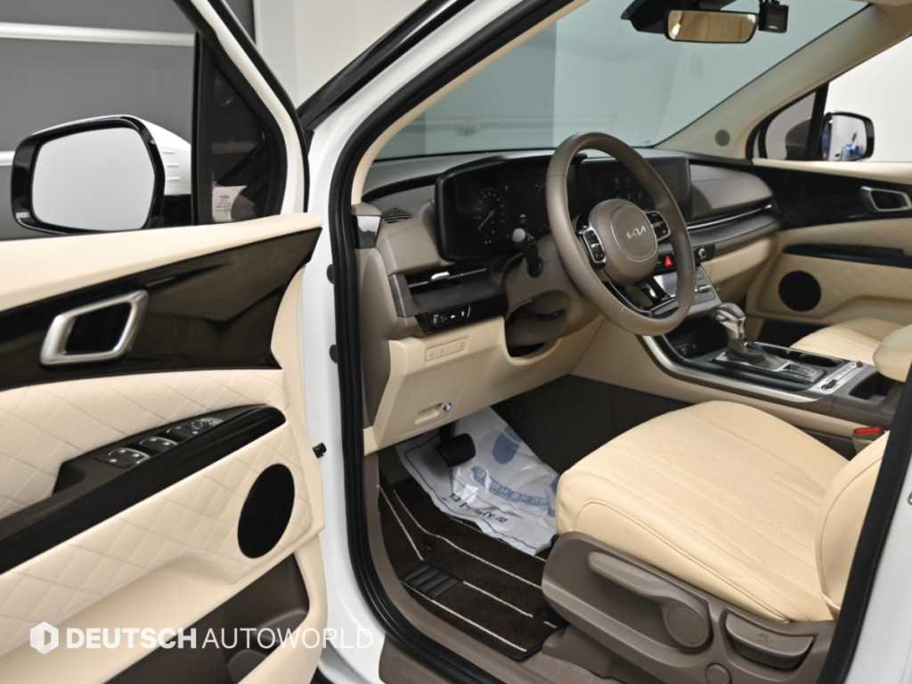 Kia Carnival — photo 11
