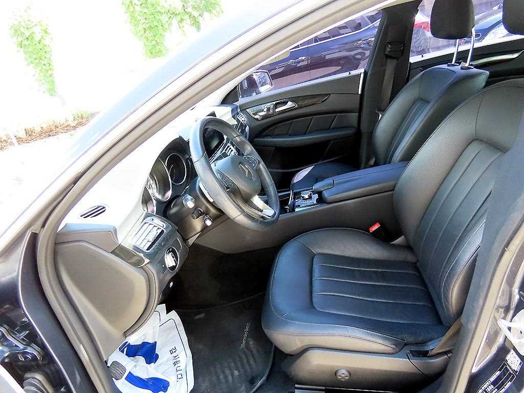 Mercedes-Benz CLS-Class — photo 05