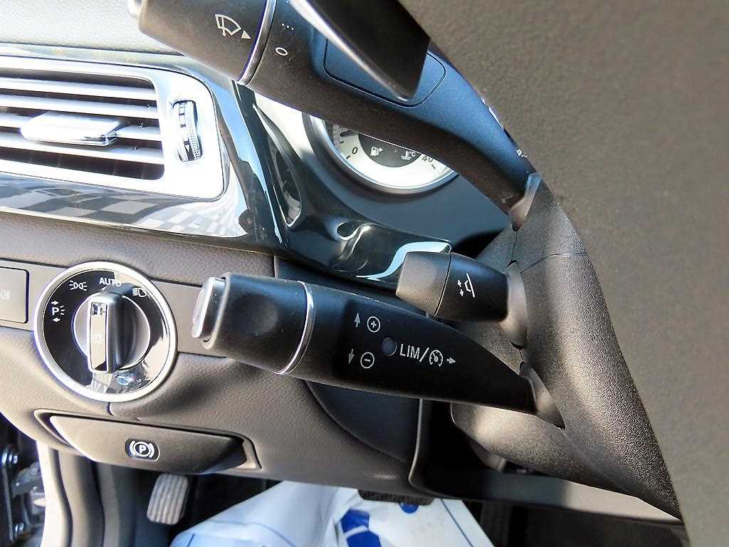 Mercedes-Benz CLS-Class — photo 12