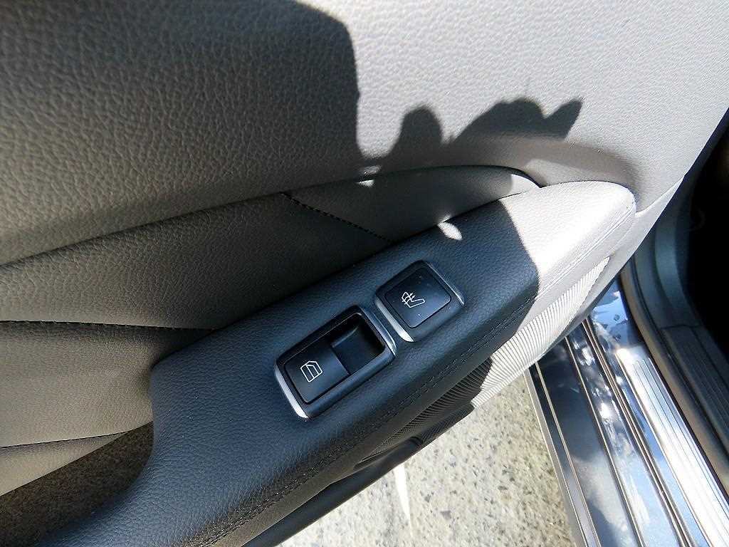 Mercedes-Benz CLS-Class — photo 15