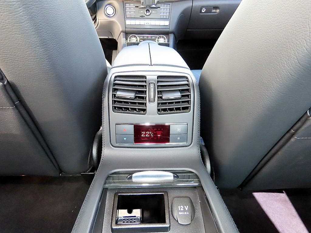 Mercedes-Benz CLS-Class — photo 16