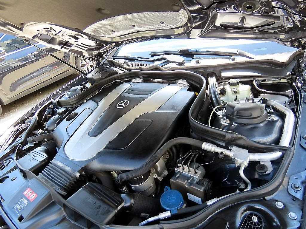 Mercedes-Benz CLS-Class — photo 19