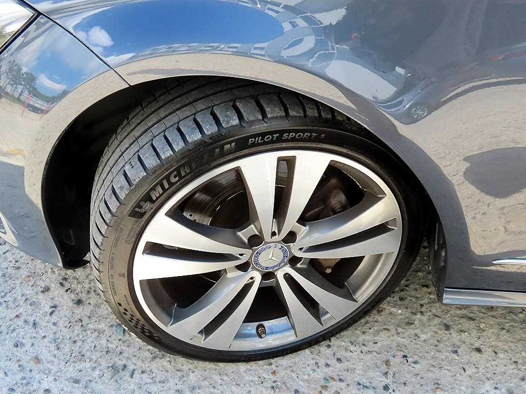 Mercedes-Benz CLS-Class — photo 20