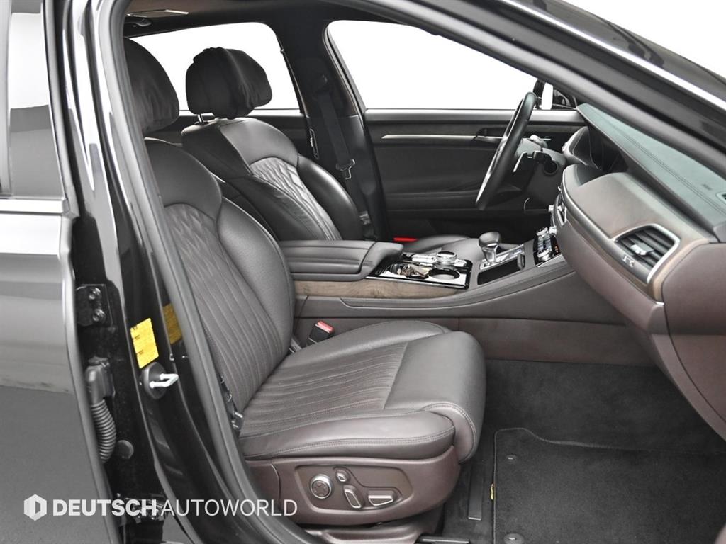 Genesis G90 — photo 10