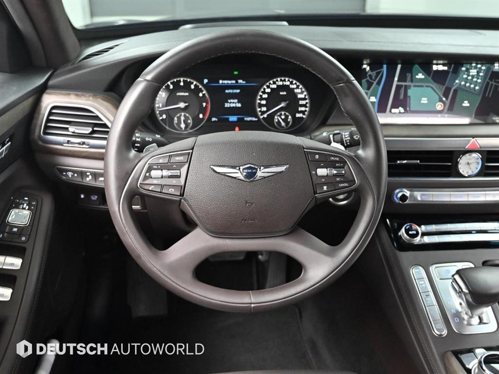 Genesis G90 — photo 13