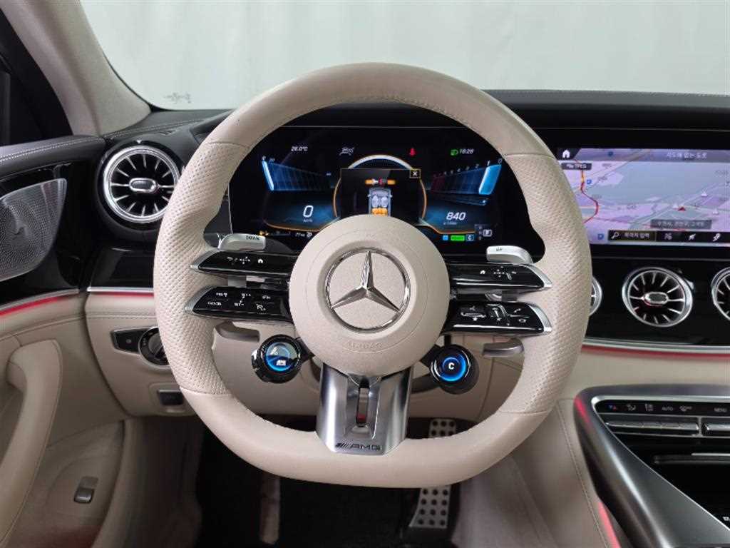 Mercedes-Benz AMG GT — photo 14