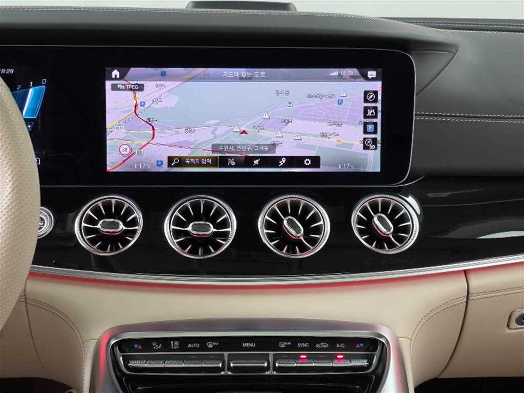 Mercedes-Benz AMG GT — photo 15