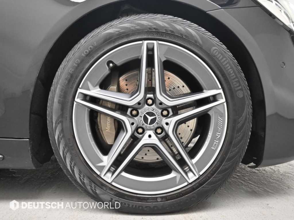 Mercedes-Benz S-Class — photo 06