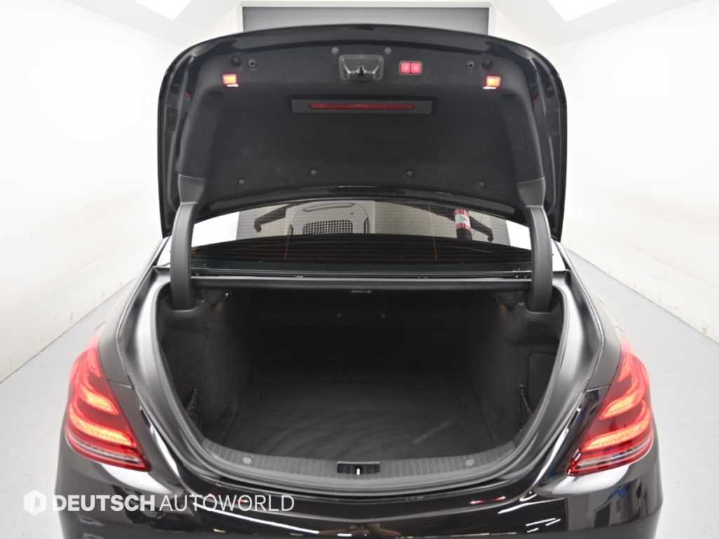 Mercedes-Benz S-Class — photo 20