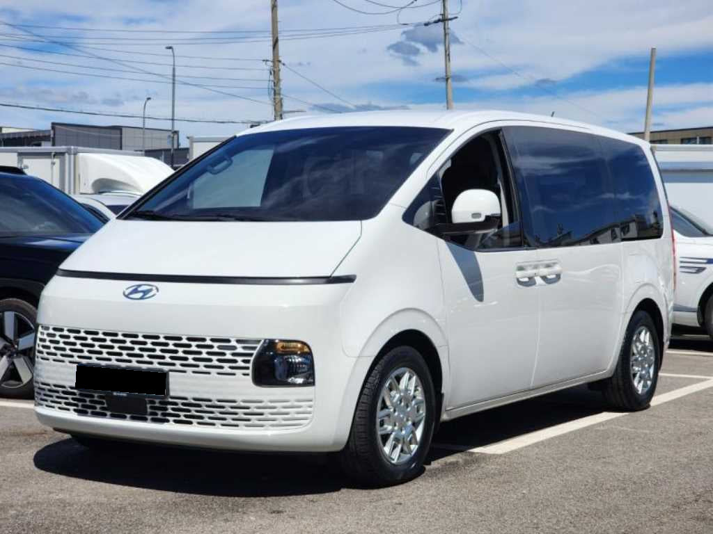 Hyundai Staria — photo 01