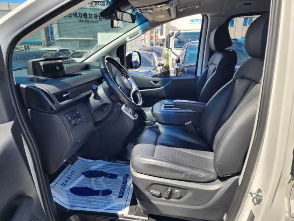 Hyundai Staria — photo 14