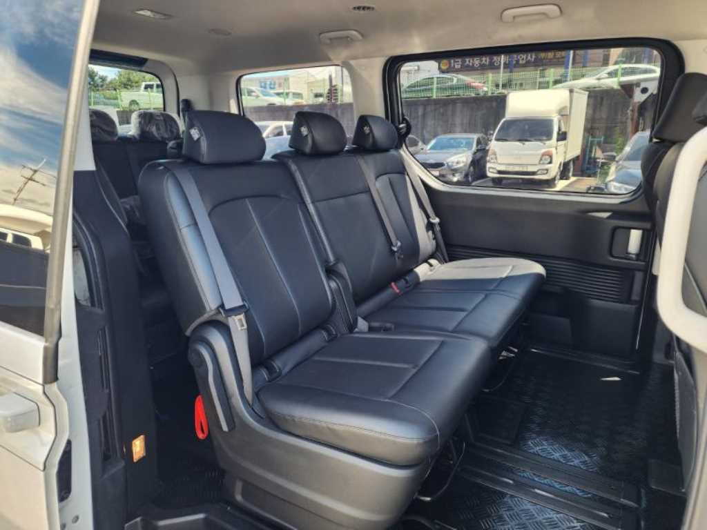 Hyundai Staria — photo 16