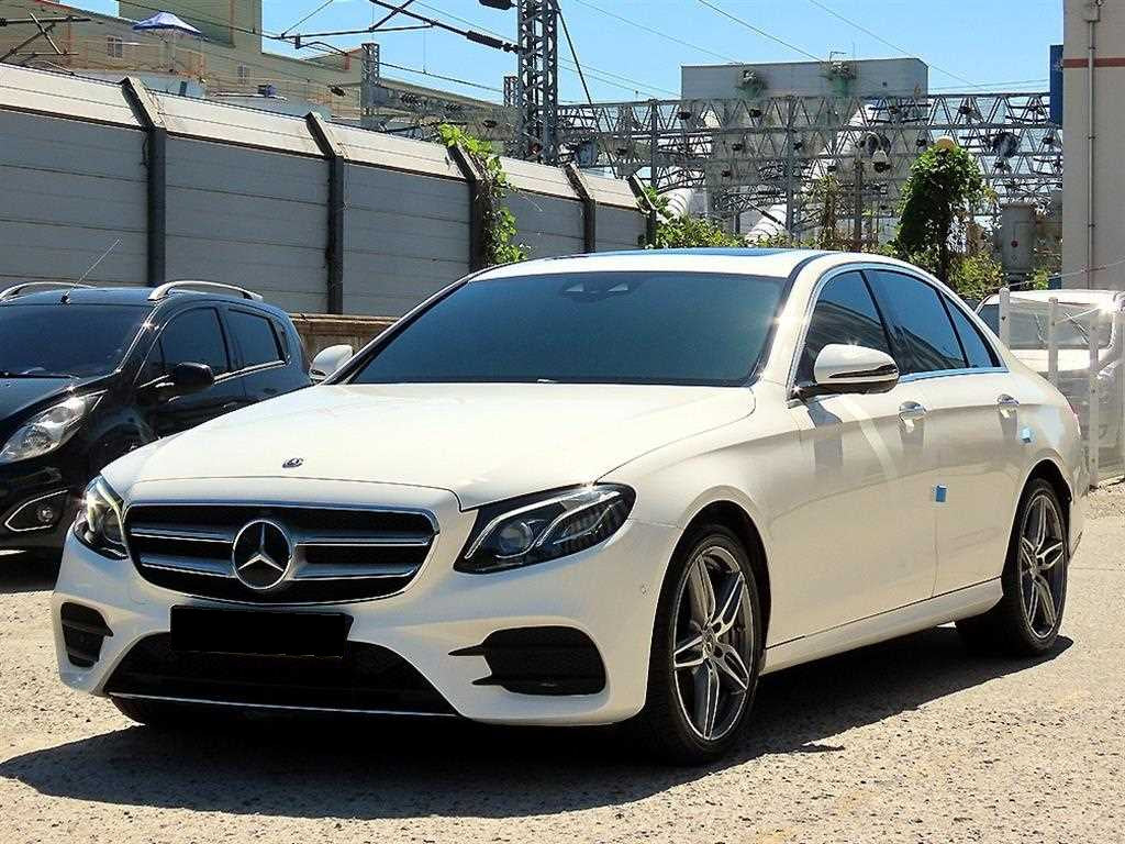 Mercedes-Benz E-Class — photo 02