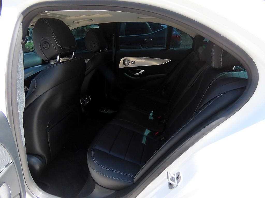 Mercedes-Benz E-Class — photo 06