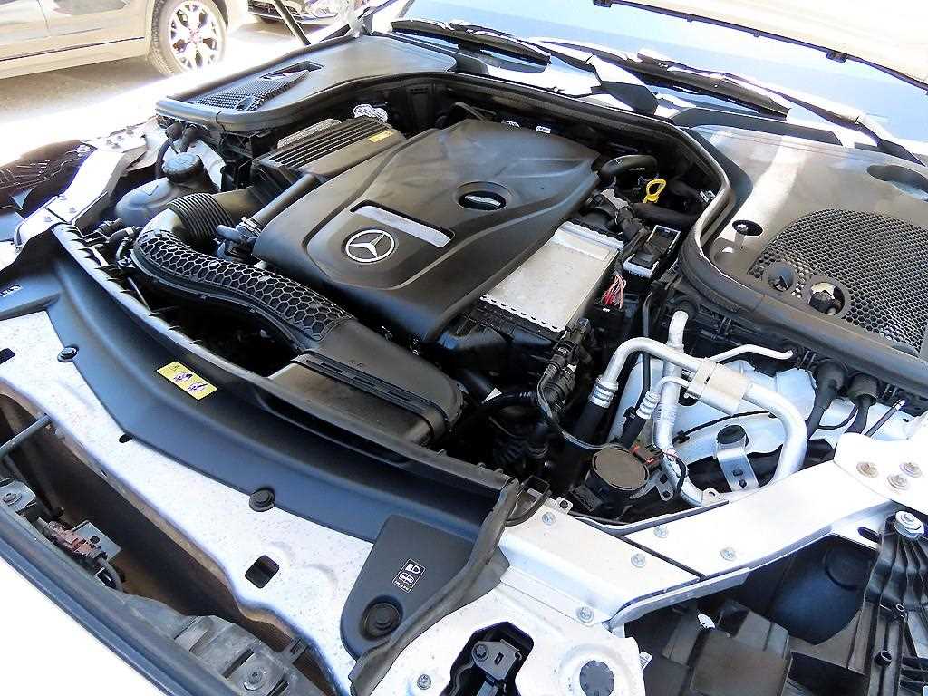 Mercedes-Benz E-Class — photo 19