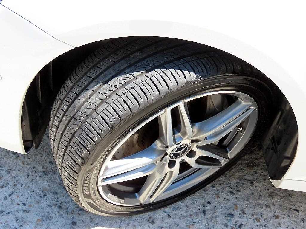 Mercedes-Benz E-Class — photo 20