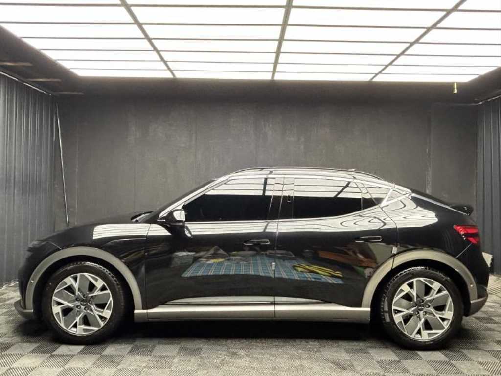 Genesis GV60 — photo 02