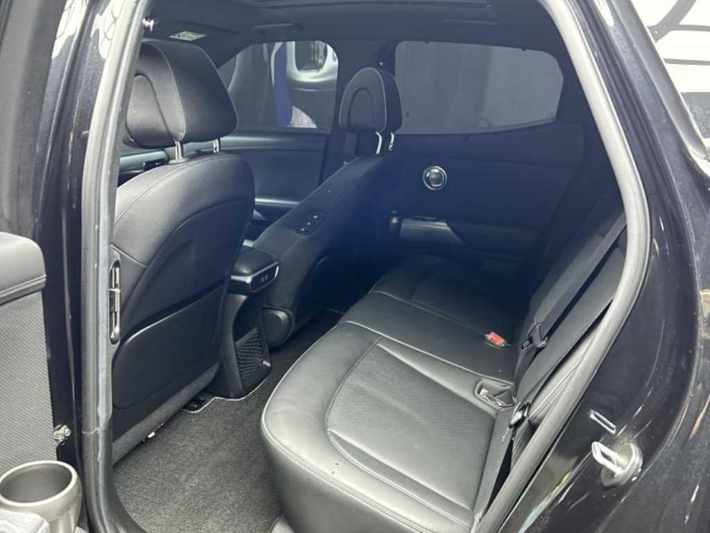 Genesis GV60 — photo 05
