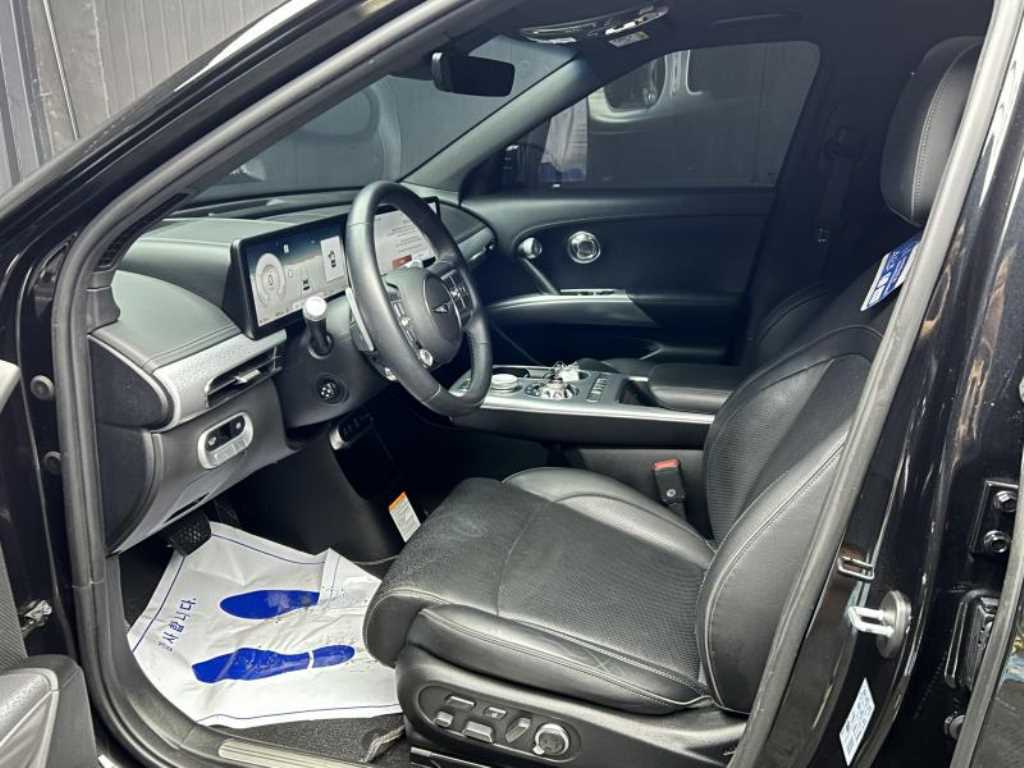 Genesis GV60 — photo 06
