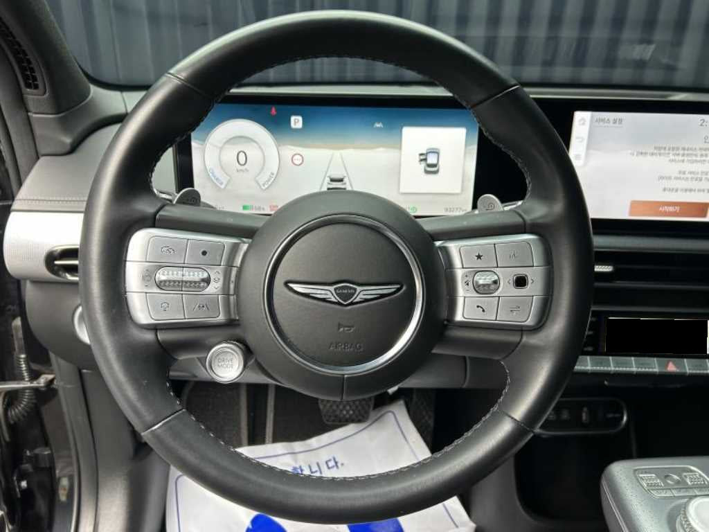 Genesis GV60 — photo 08