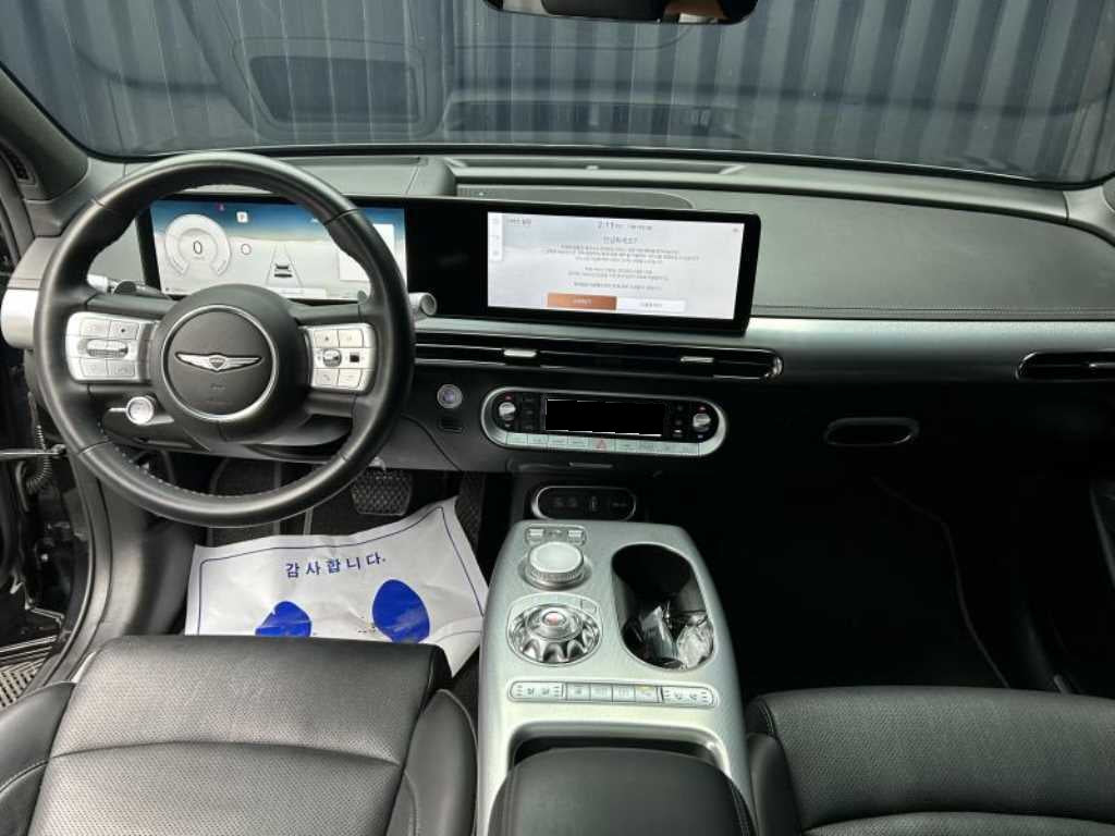 Genesis GV60 — photo 09