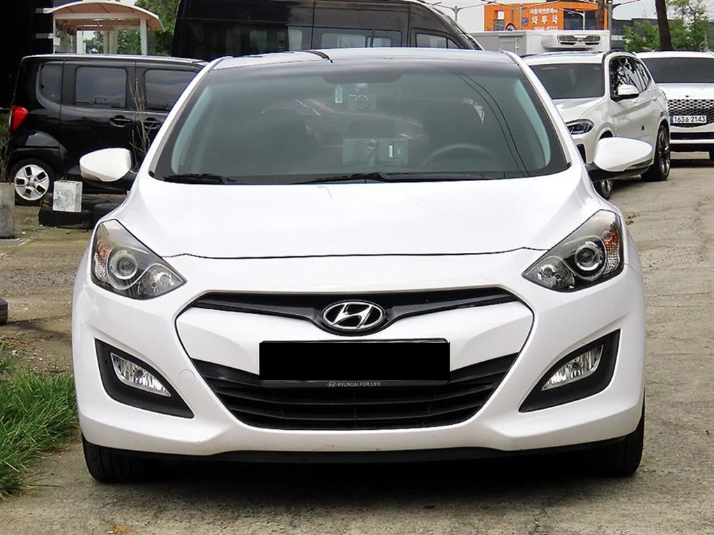 Hyundai i30 — photo 01