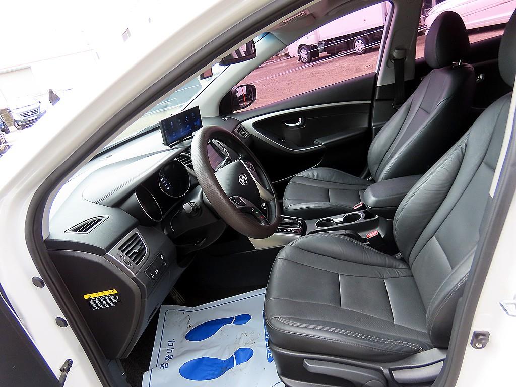 Hyundai i30 — photo 05