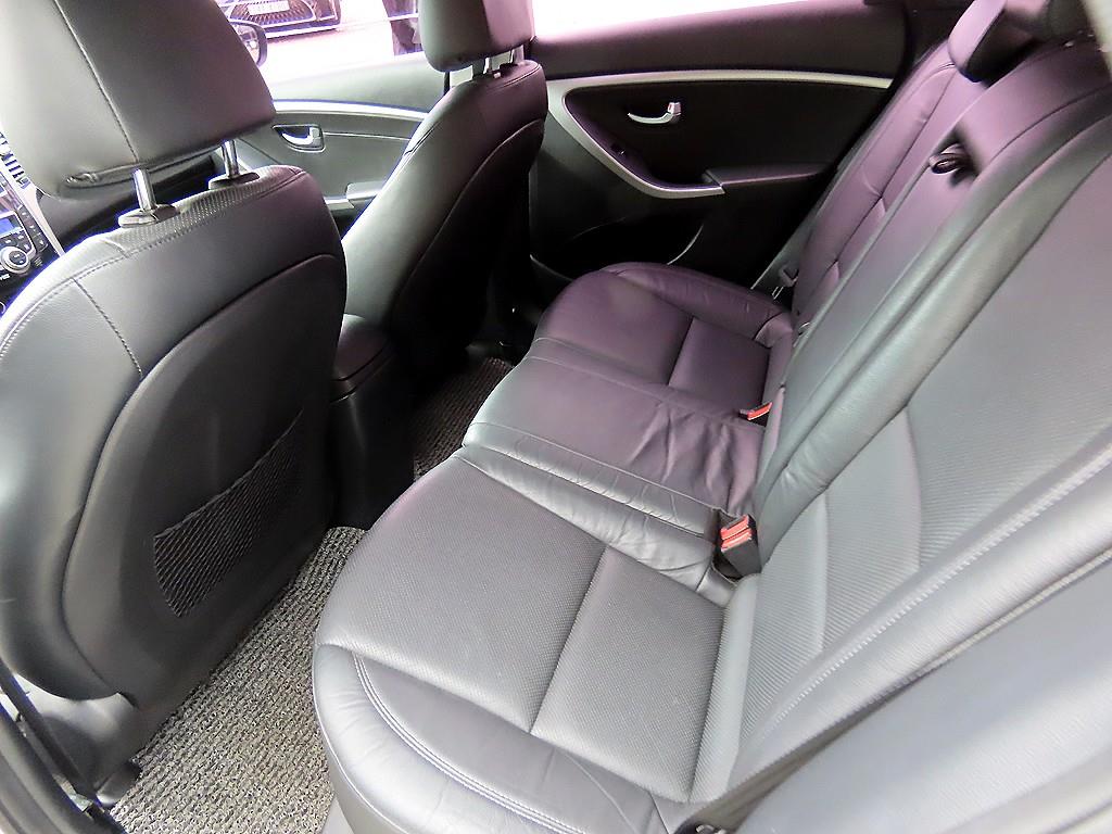 Hyundai i30 — photo 06