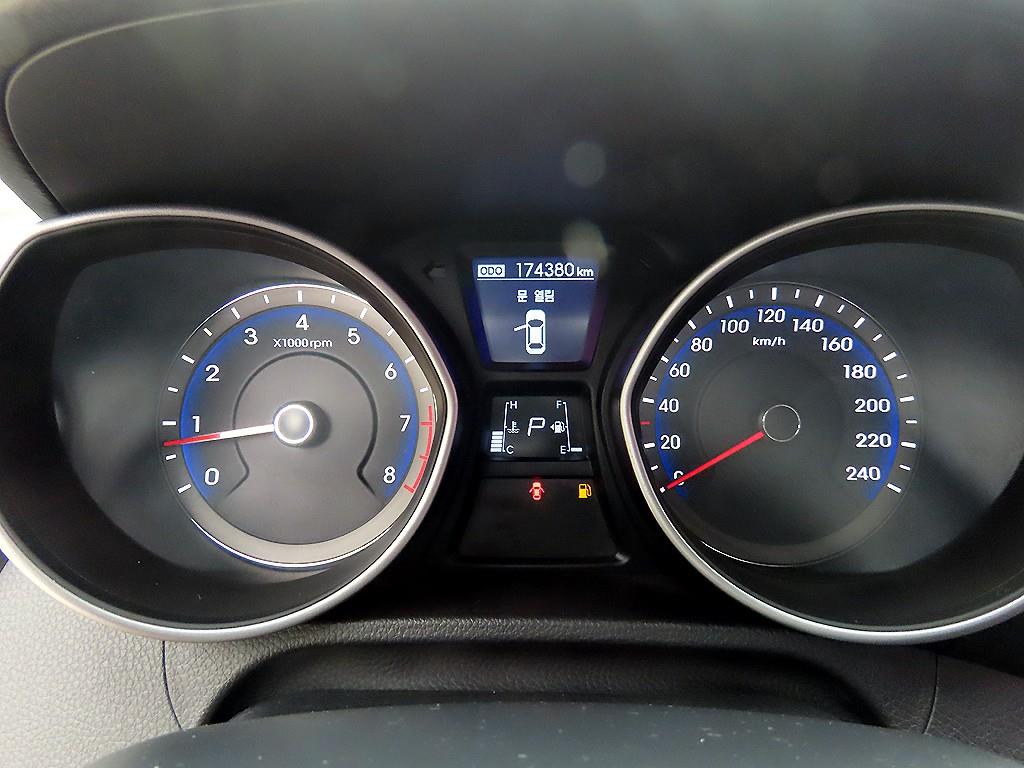 Hyundai i30 — photo 09