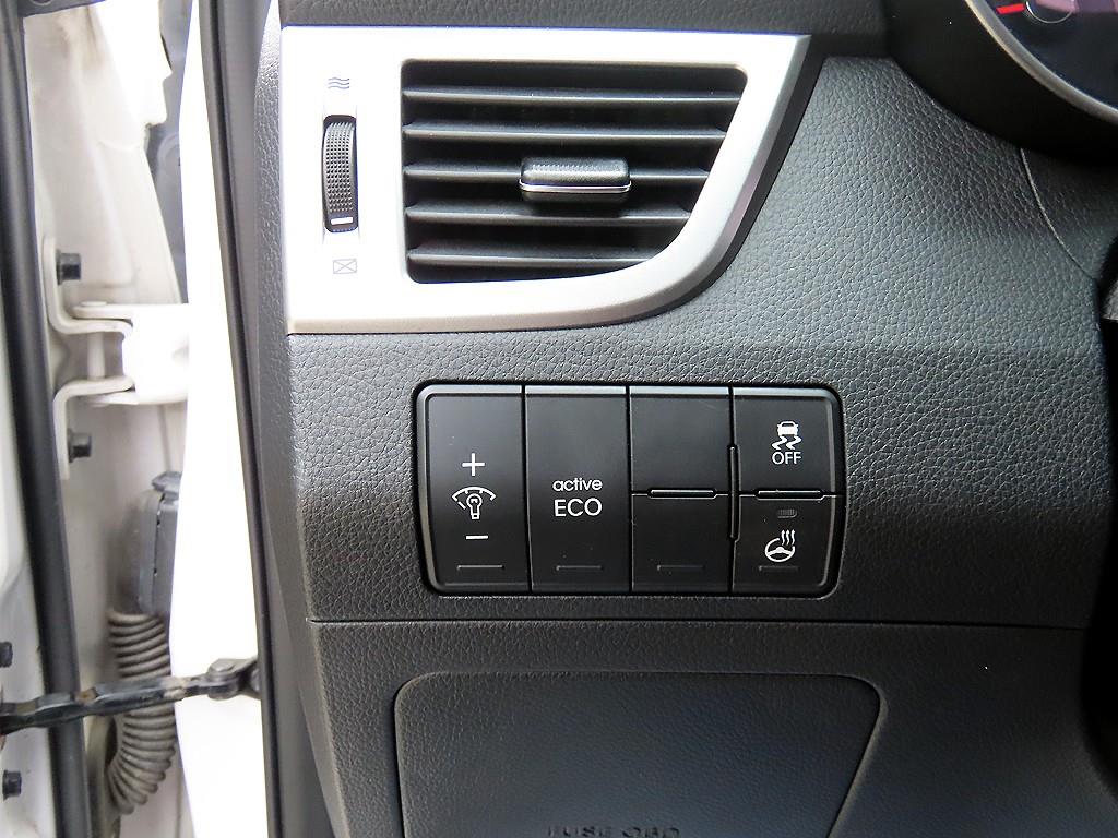 Hyundai i30 — photo 12