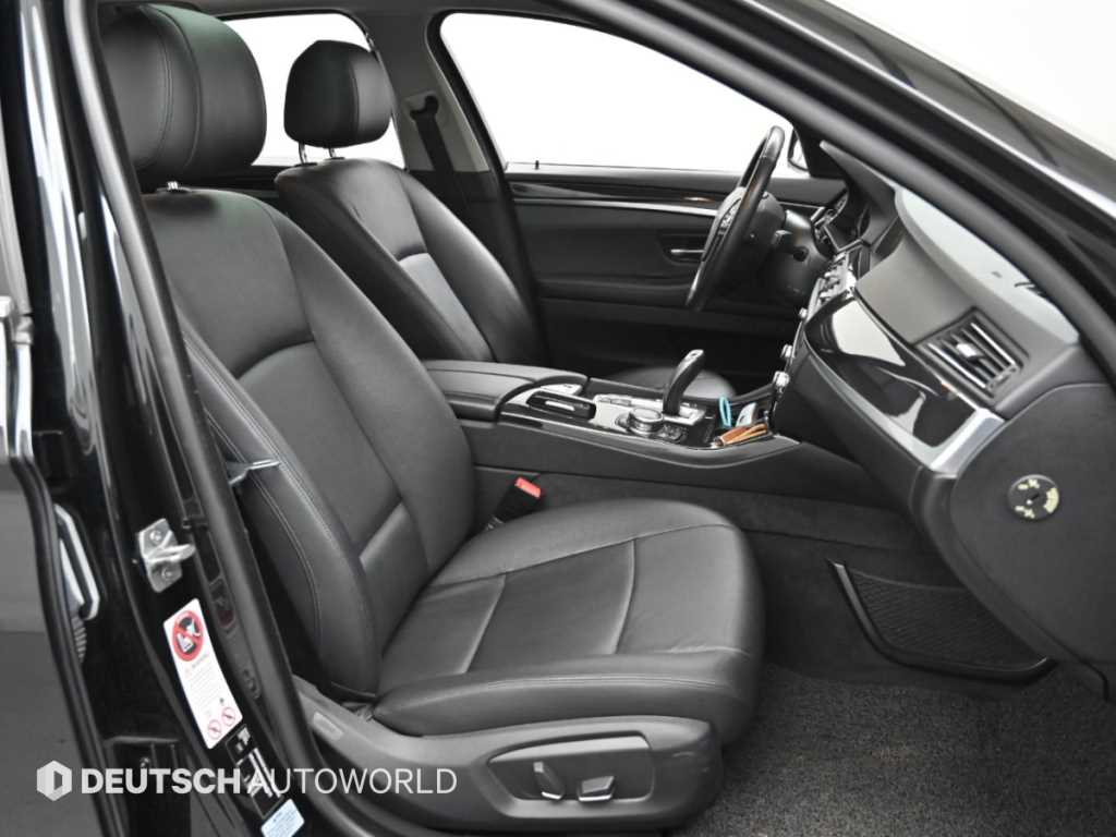 BMW 5-Series — photo 10
