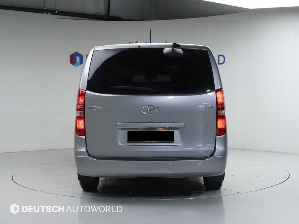 Hyundai Starex — photo 04