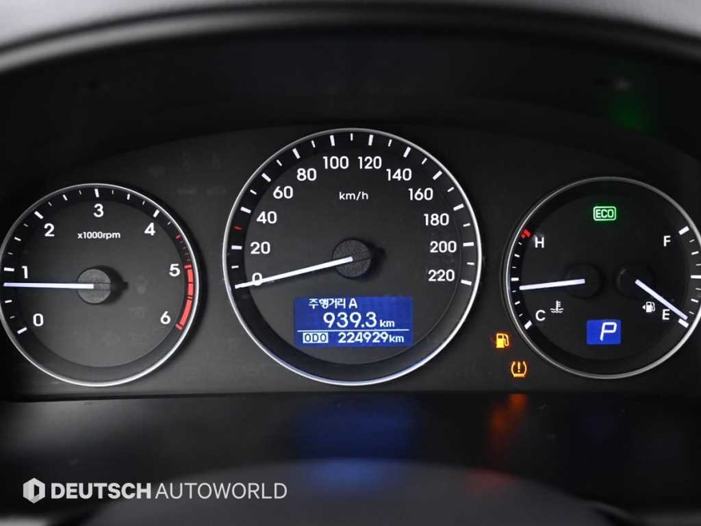 Hyundai Starex — photo 08