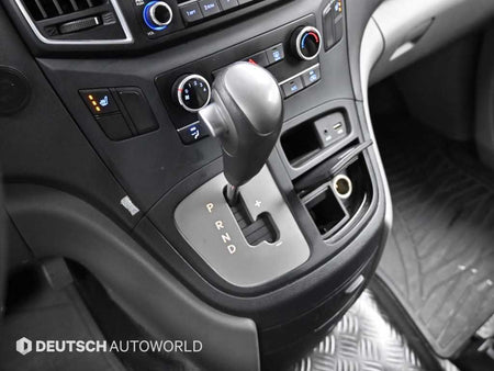 Hyundai Starex — photo 09