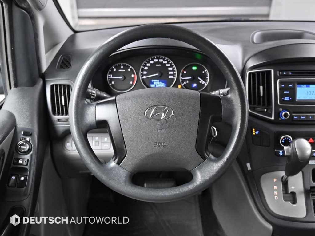 Hyundai Starex — photo 13