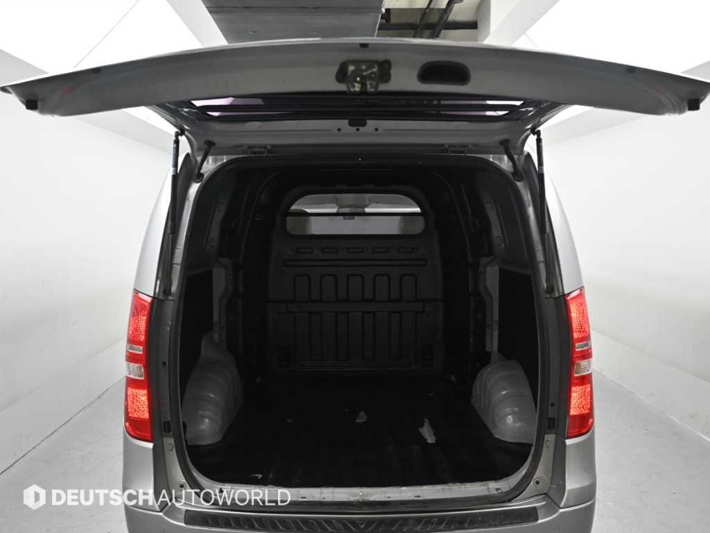 Hyundai Starex — photo 19