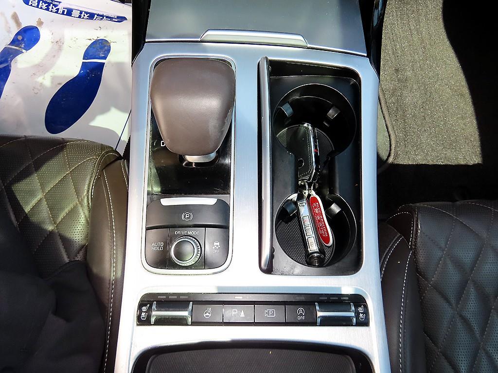 Kia Stinger — photo 11