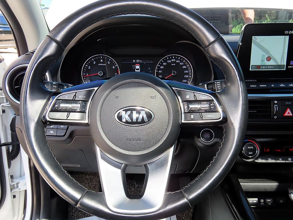 Kia K3 — photo 08