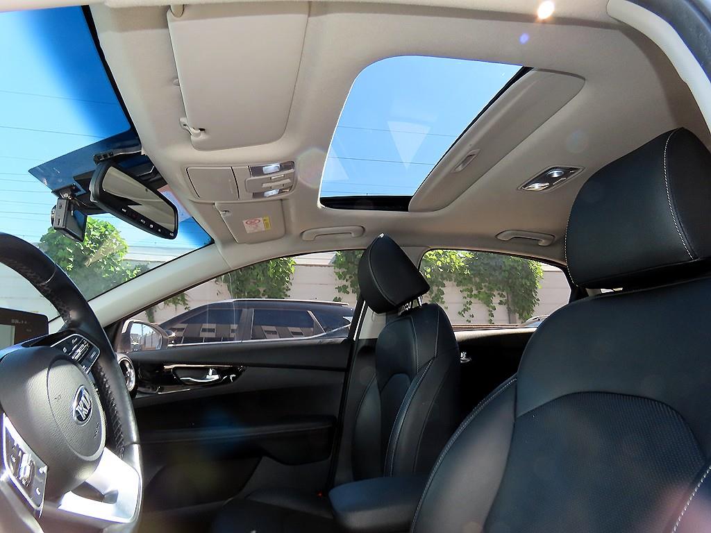 Kia K3 — photo 18
