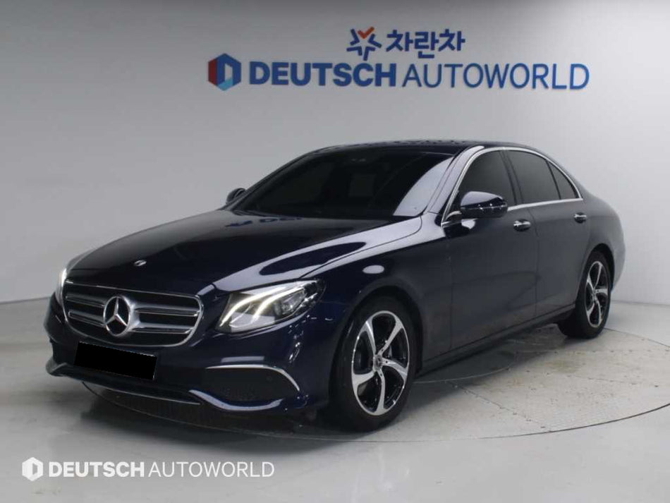 Mercedes-Benz E-Class — photo 01