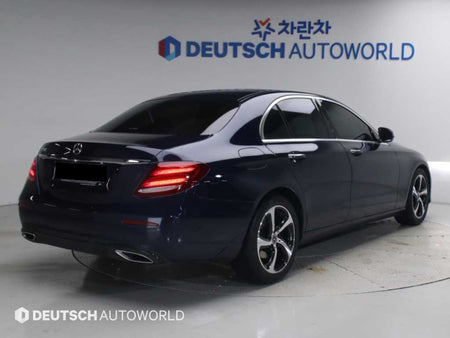 Mercedes-Benz E-Class — photo 02